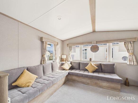 Cam02173g0 Pr0352 Still039