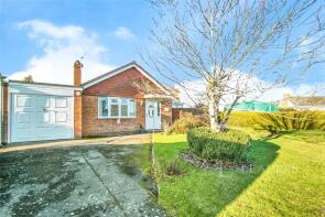 48, Pinewood Road, Lymington SO41 0GP