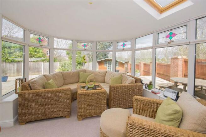 GARDEN ROOM