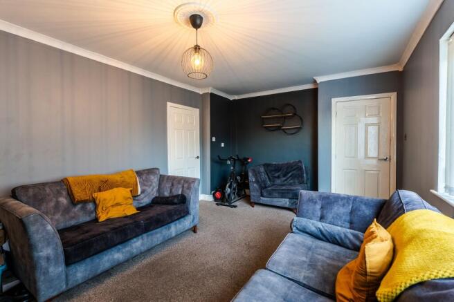 4 bed Semi-Detached for sale Image 12