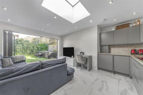 Manville Gardens, SW17