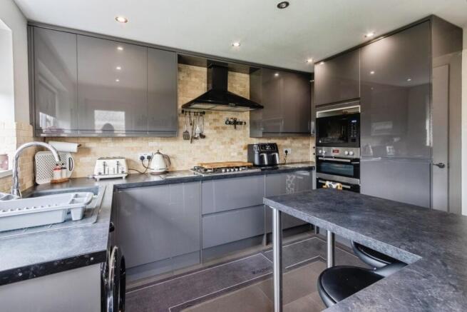 3 bed Detached for sale Image 7