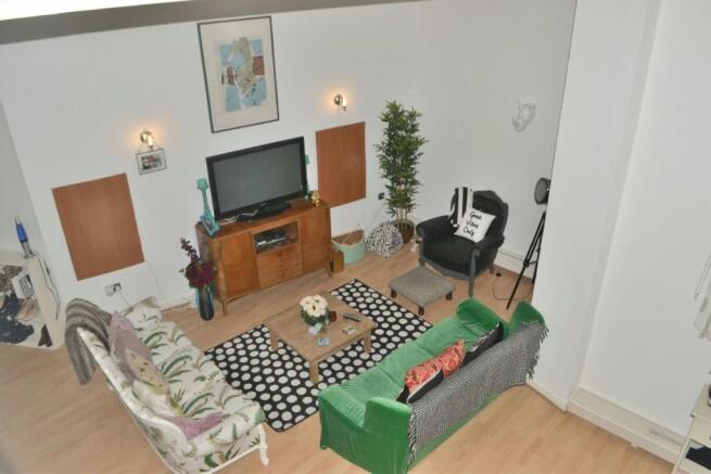 LIVING/DINING ROOM