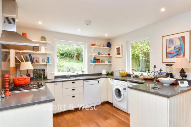 Kitchen/ Dining Room