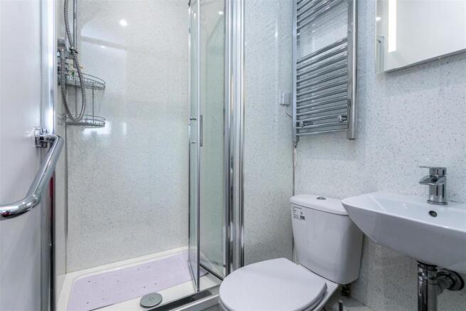 Annexe - Bathroom.jpg