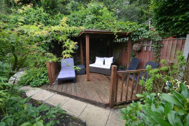 TIMBER DECKING PERGOLA