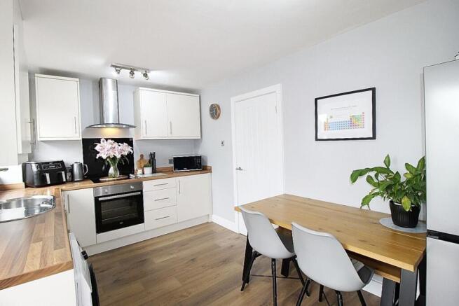2 bed Town House for sale Image 8