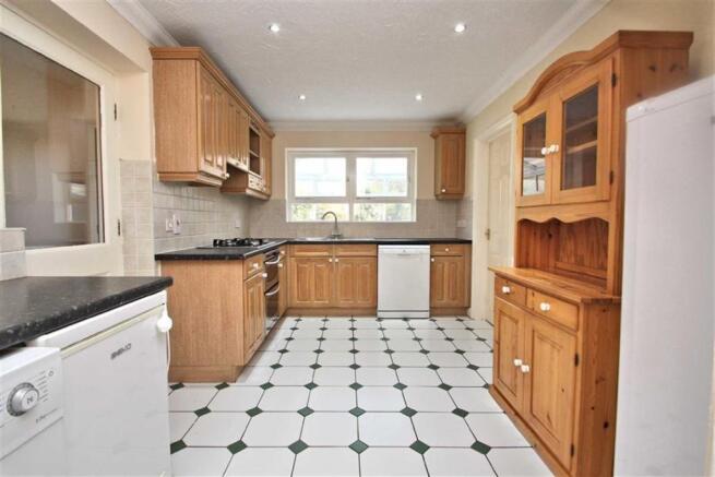 KITCHEN/BREAKFAST RO