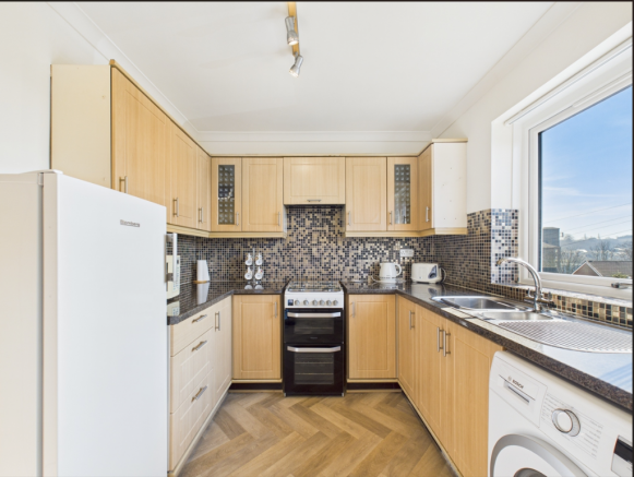 2 bed Semi-Detached Bungalow for sale Image 10