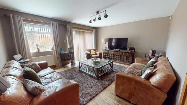4 bed Detached for sale Image 4