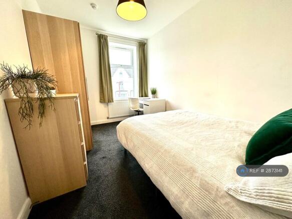 1 bed House Share to rent Image 7