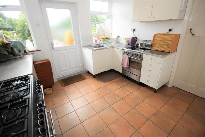 kitchen (2).JPG