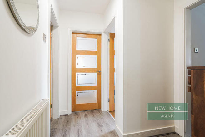 4 bed Semi-Detached for sale Image 11