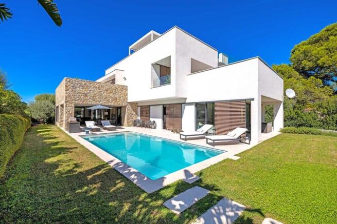 01 santa ponsa Moderne Villa mit besonderem Wohngefuehl kaufen
