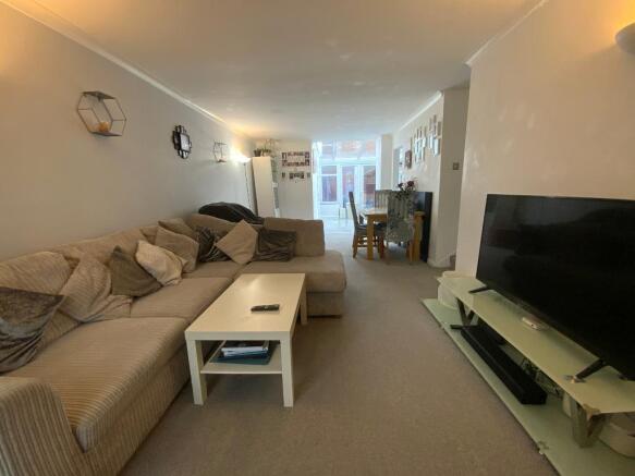 LIVING ROOM 23'10 x 10'11