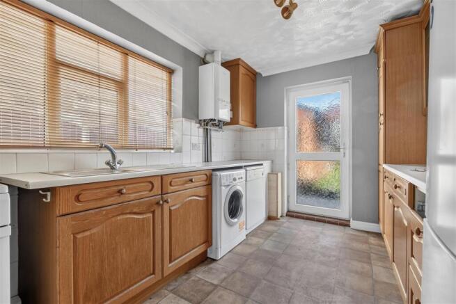 2 bed Semi-Detached Bungalow for sale Image 6