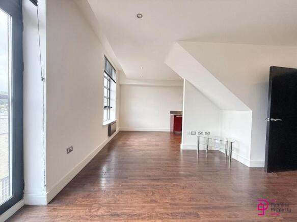 2 bed Apartment to rent Image 10