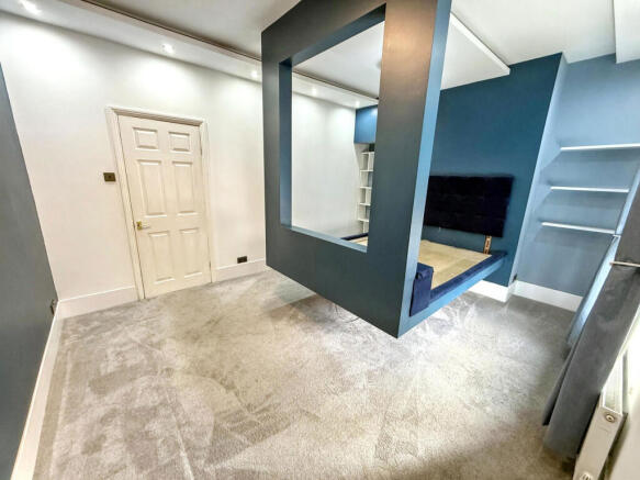 3 bed Terraced for sale Image 8