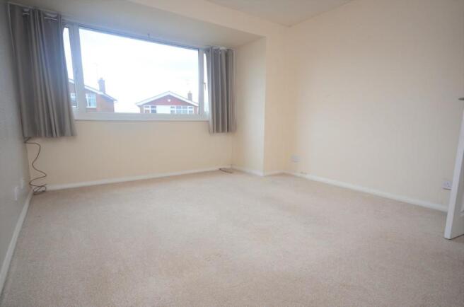 bedroom 1.JPG