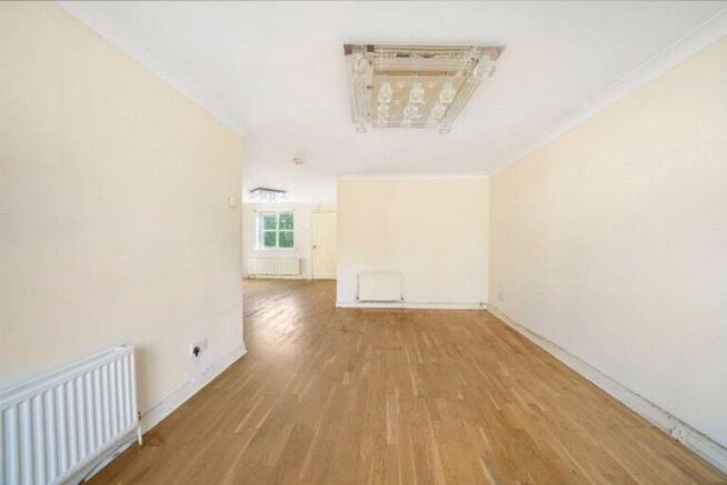 George Lovell Drive, Enfield, EN3 – pohled 4