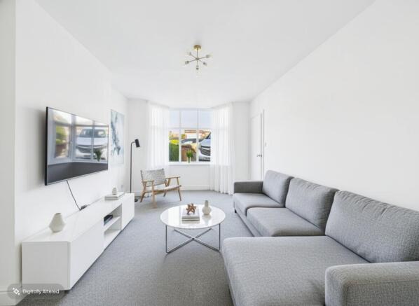 2. CAM04922G0-PR0128-STILL004-001