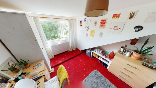 5 bed Semi-Detached to rent Image 10
