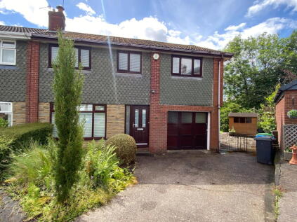 15 Sandringham Way, Royton OL2 5YH