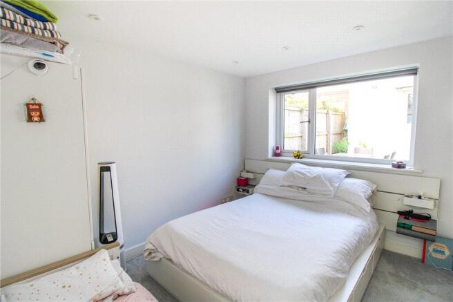 4 bed Semi-Detached for sale Image 11