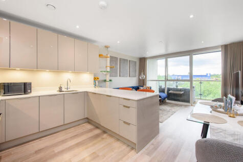 Station Road, New Southgate, London, N11