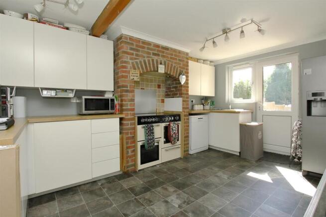 22 evans close PH15.JPG
