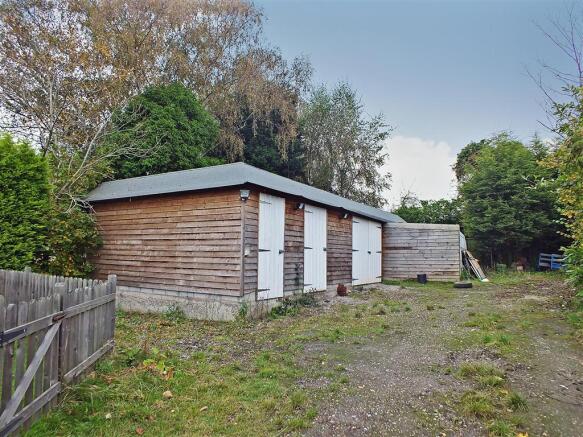 Garage/Workshop