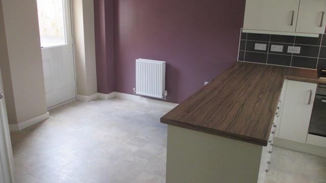 3 bed Semi-Detached to rent Image 8