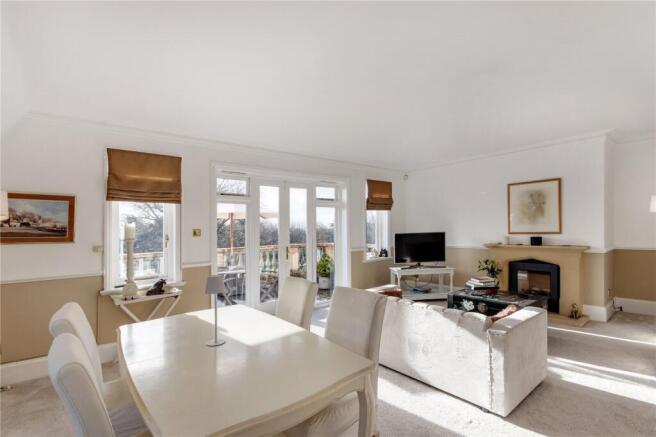 Sitting/Dining Room