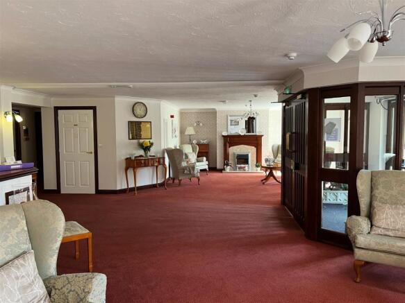 foyer.jpg