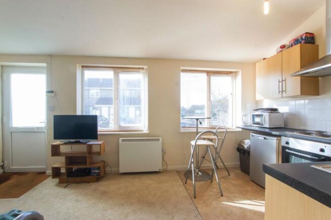 Studio/ Apartment