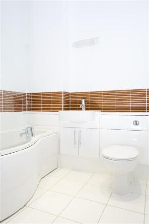 bathroom_1.jpg
