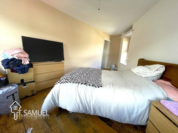 Bedroom 1b.JPG