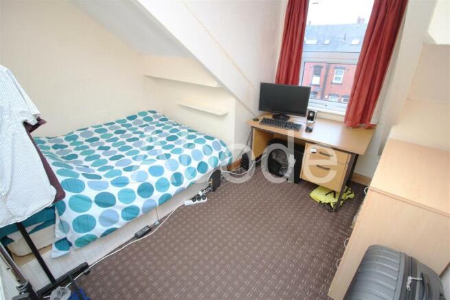 3 bed House to rent Image 6