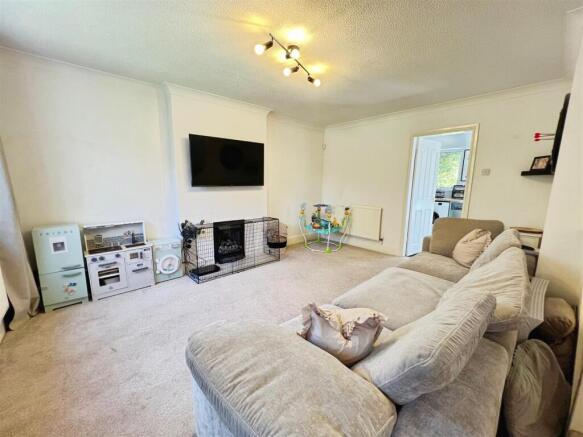 3 bed Semi-Detached for sale Image 5