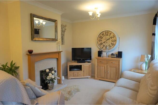 Lounge/Dining Room