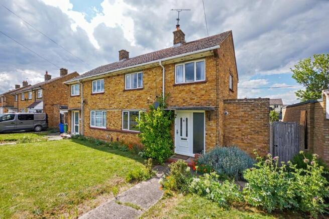 3-bed semi-detached on Kent Avenue, Sittingbourne, Kent, ME10 1HD, £290,000
