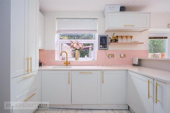4 bed Semi-Detached for sale Image 7