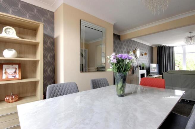 3 bed Terraced for sale Image 7
