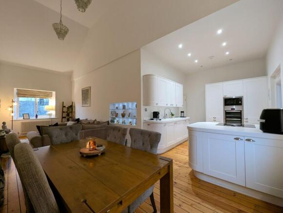 Lounge/Dining Area & Kitchen