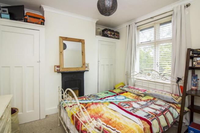 bed2.jpg