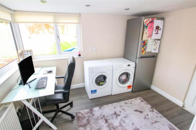 STUDY / UTILITY ROOM