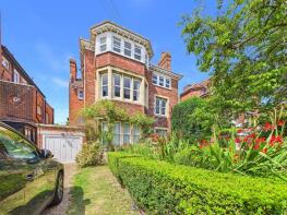 Flat B, 45, Earls Avenue, Folkestone CT20 2HB