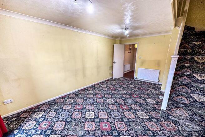 Living/Dining room pic2
