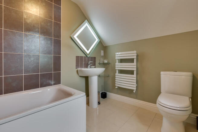 Second Floor Bath...