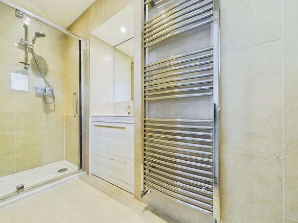 2 bed Flat to rent Image 8